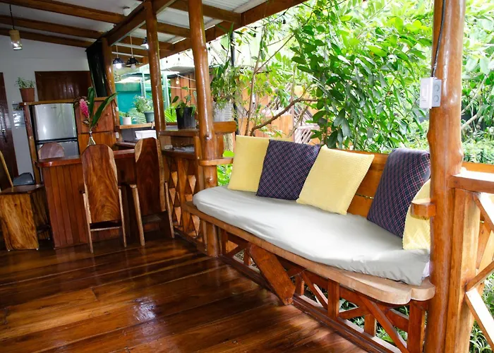 Colibri Ecolodge 3 Minutes Walk To Beach And Town