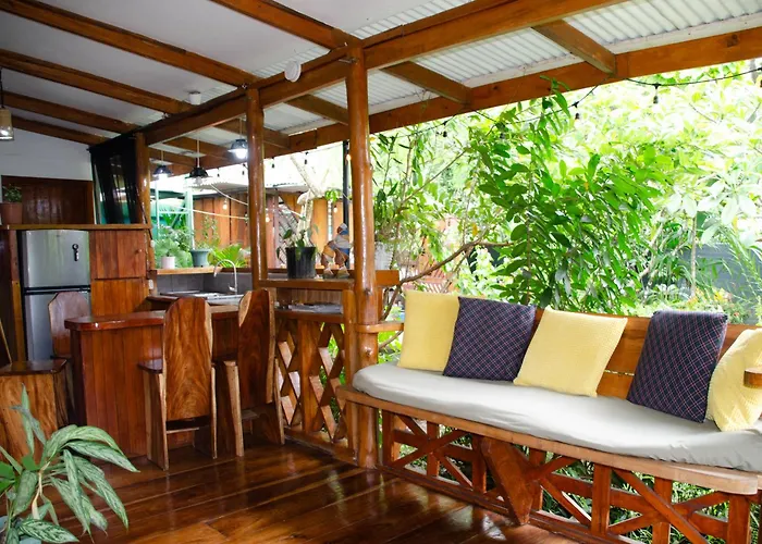 Colibri Ecolodge 3 Minutes Walk To Beach And Town