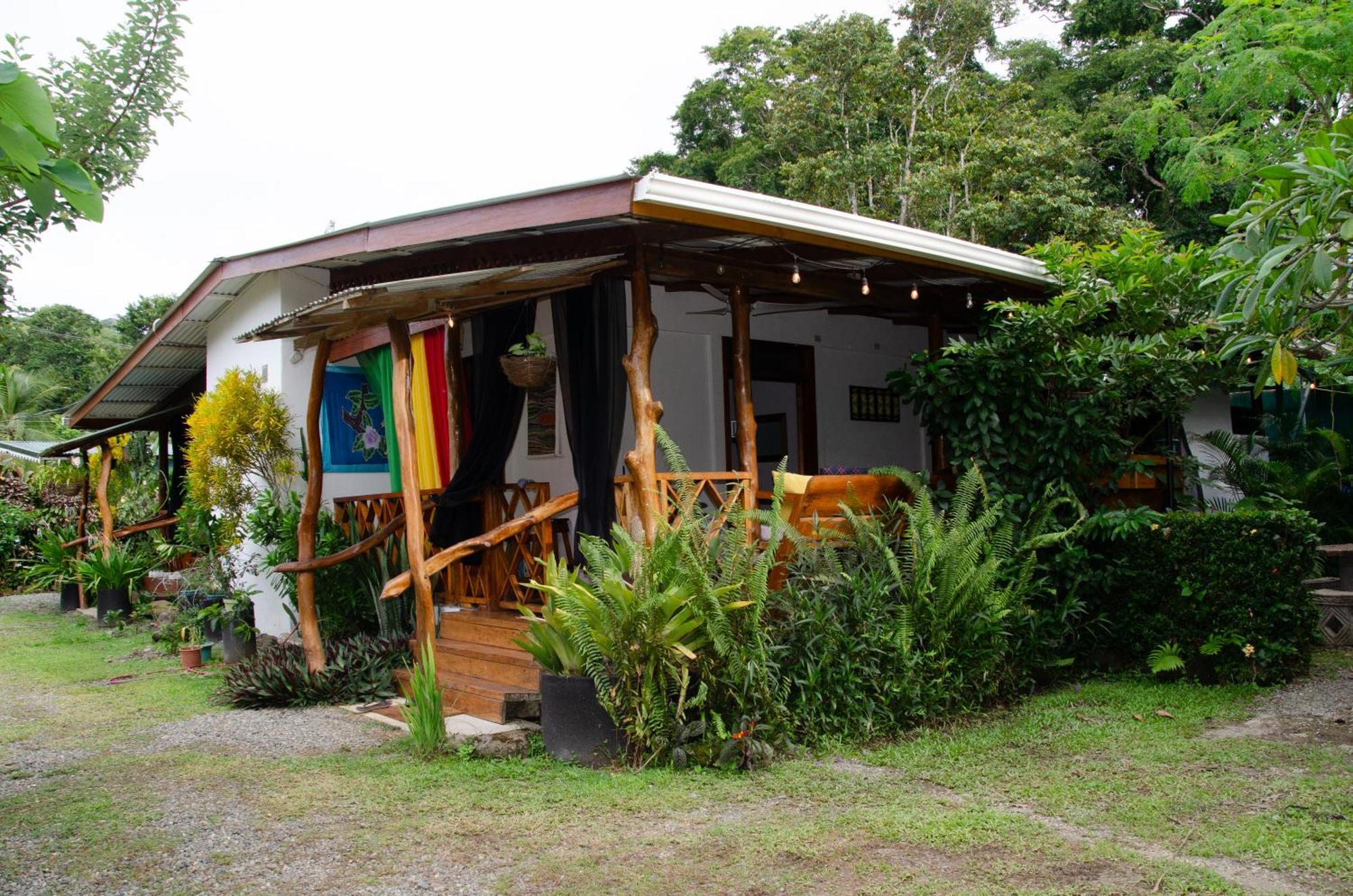 Colibri 3 Minutes Walk To And Town *