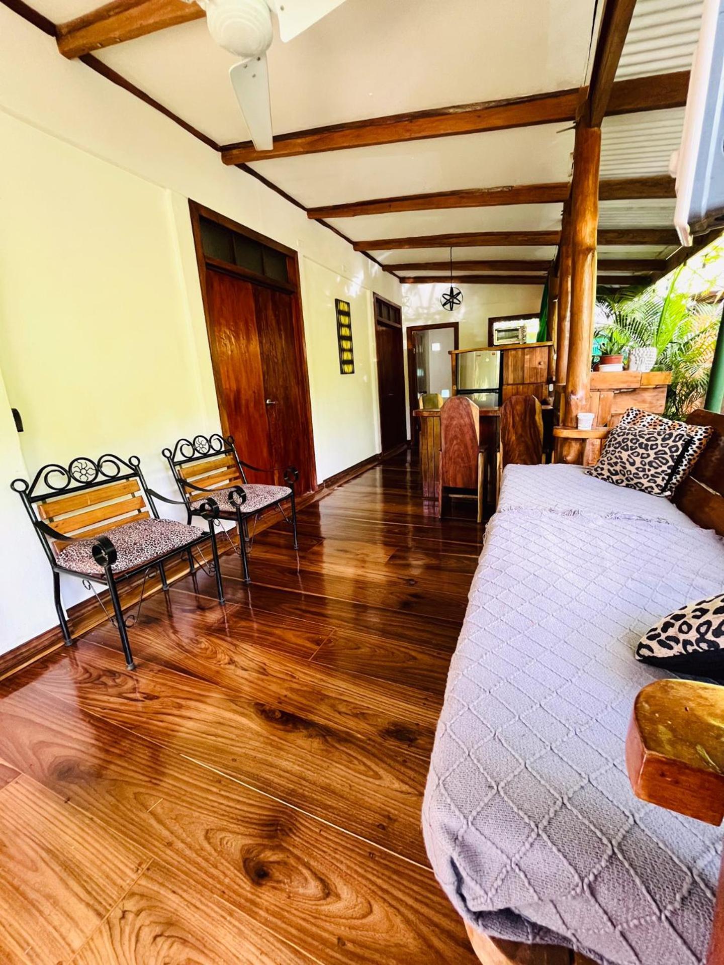 Colibri 3 Minutes Walk To And Town Holiday home